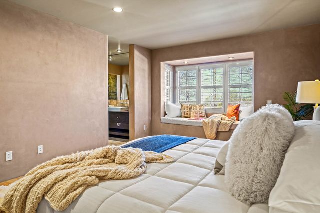 998 Old Pecos Trail, Santa Fe, NM 87505