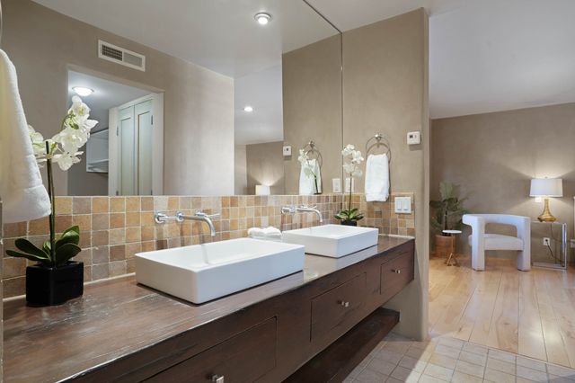 998 Old Pecos Trail, Santa Fe, NM 87505