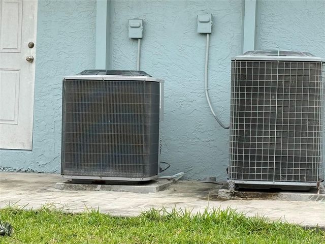 3208 16TH AVE E, Palmetto, FL 34221