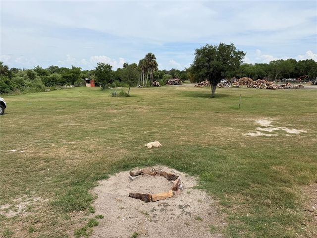 3208 16TH AVE E, Palmetto, FL 34221