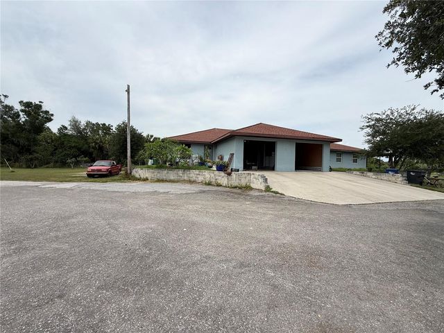 3208 16TH AVE E, Palmetto, FL 34221