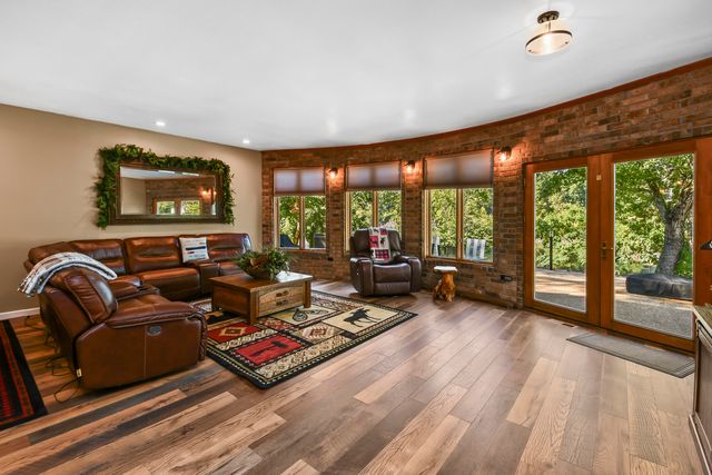 696 Foggy River Road, Hollister, MO 65672