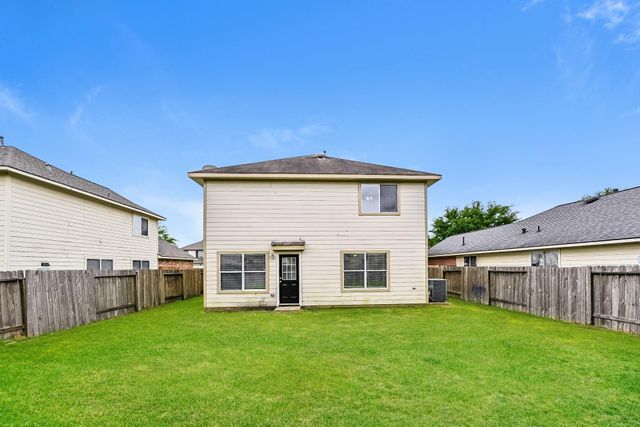 4435 Sprangletop Avenue, Baytown, TX 77521