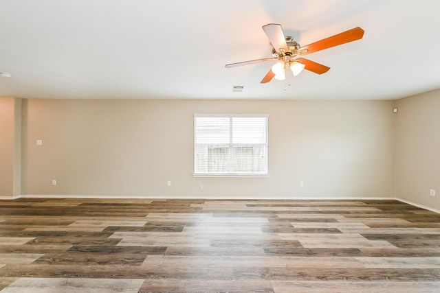 4435 Sprangletop Avenue, Baytown, TX 77521