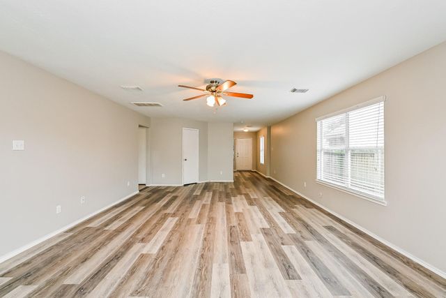 4435 Sprangletop Avenue, Baytown, TX 77521