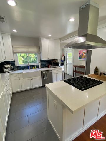 1202 N Poinsettia Place, West Hollywood, CA 90046