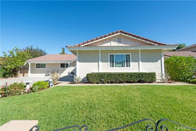6155 Goshen Avenue, Simi Valley, CA 93063