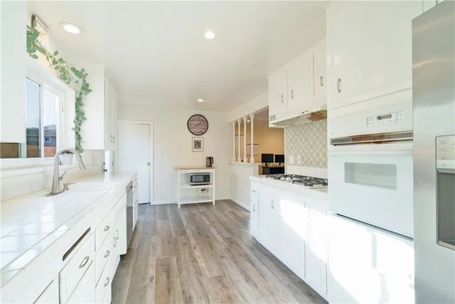 6155 Goshen Avenue, Simi Valley, CA 93063