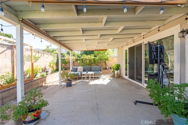 6155 Goshen Avenue, Simi Valley, CA 93063