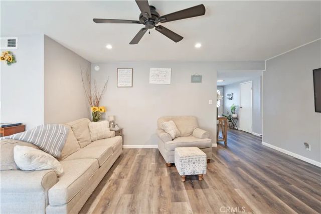 6155 Goshen Avenue, Simi Valley, CA 93063