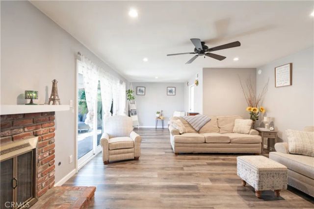 6155 Goshen Avenue, Simi Valley, CA 93063