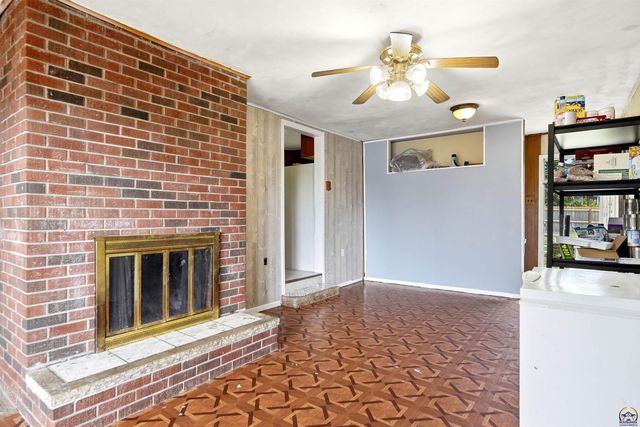 5700 SW 20th ST, Topeka, KS 66604