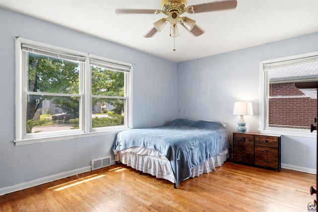5700 SW 20th ST, Topeka, KS 66604