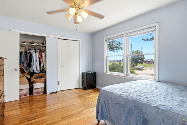 5700 SW 20th ST, Topeka, KS 66604