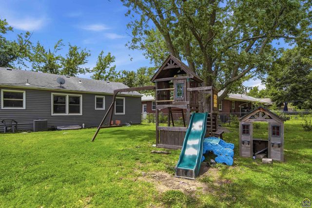 5700 SW 20th ST, Topeka, KS 66604