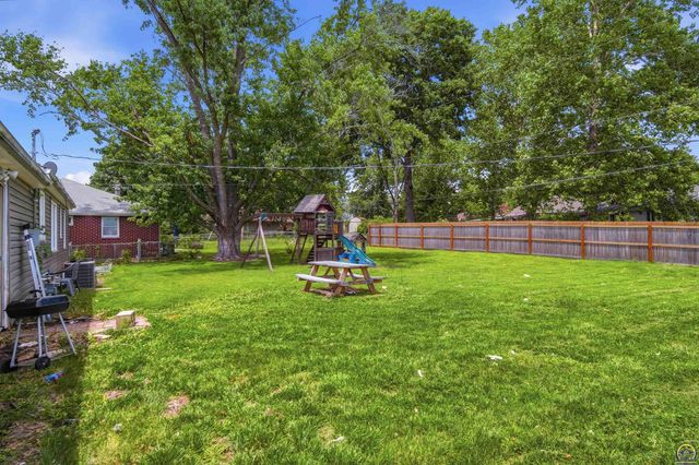 5700 SW 20th ST, Topeka, KS 66604