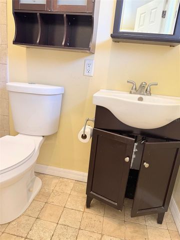 1219 JULIAN LANE DRIVE, Tampa, FL 33619