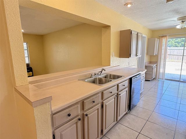 1219 JULIAN LANE DRIVE, Tampa, FL 33619