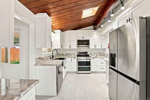 4952 Fir St, San Diego, CA 92102