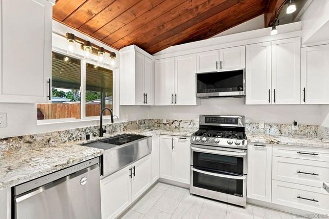 4952 Fir St, San Diego, CA 92102