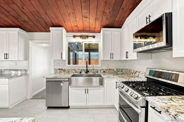 4952 Fir St, San Diego, CA 92102