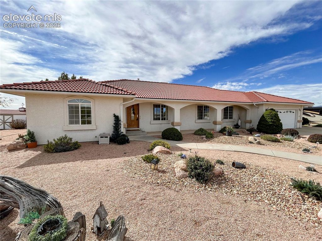 72 Pleasure Trail, Penrose, CO 81240 — exterior