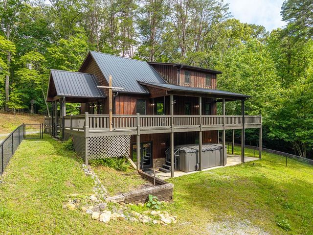 55 Hallee Drive, Mineral Bluff, GA 30559