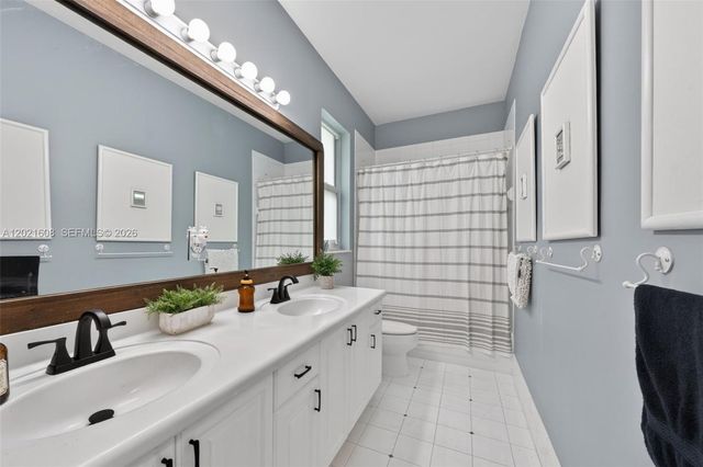8204 SW 171st Street, Palmetto Bay, FL 33157