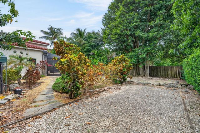8204 SW 171st Street, Palmetto Bay, FL 33157