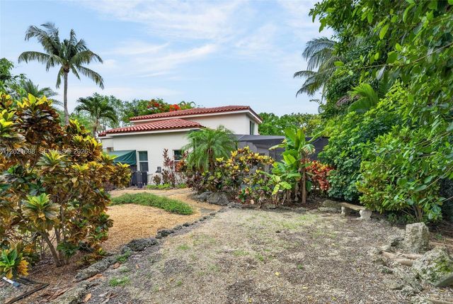8204 SW 171st Street, Palmetto Bay, FL 33157