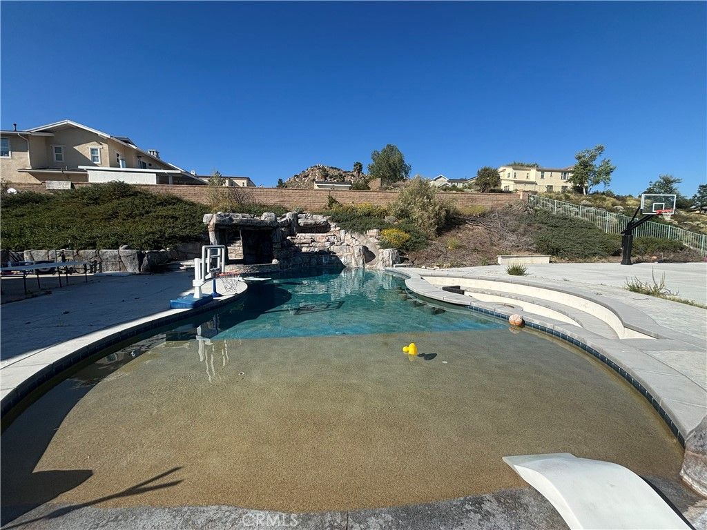 827 Baghdady, Corona, CA 92879 — photo 2