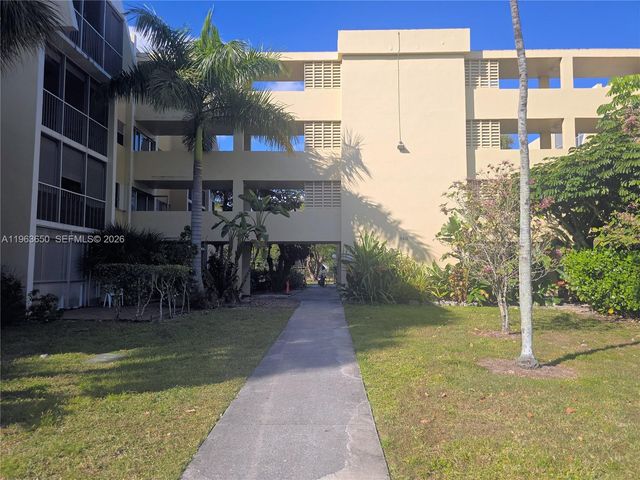 940 NE 199th Street 114, Miami, FL 33179