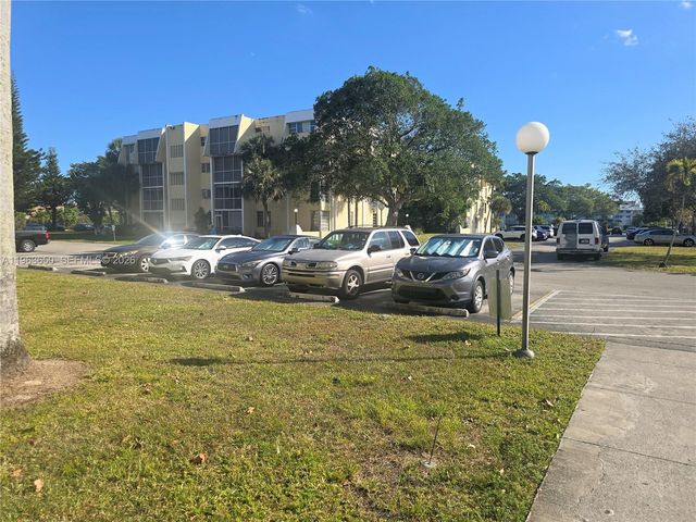 940 NE 199th Street 114, Miami, FL 33179