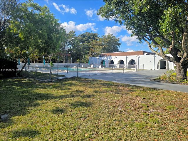 940 NE 199th Street 114, Miami, FL 33179