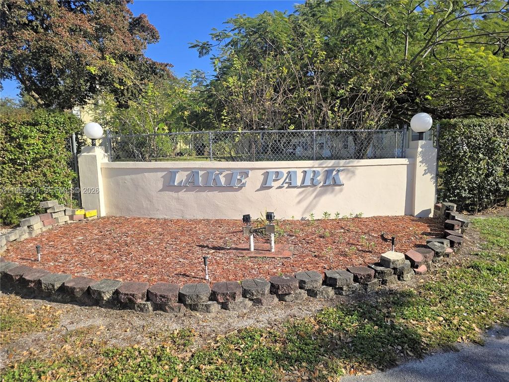 940 NE 199th Street 114, Miami, FL 33179