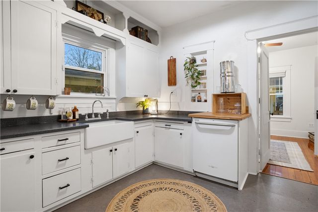 401 Price Avenue, Springdale, AR 72764