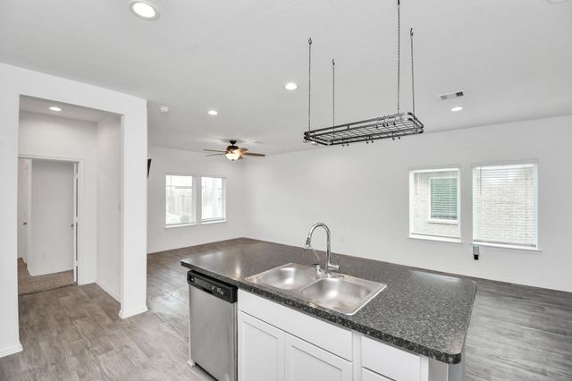 5443 Pinetree Crescent Lane, Spring, TX 77373