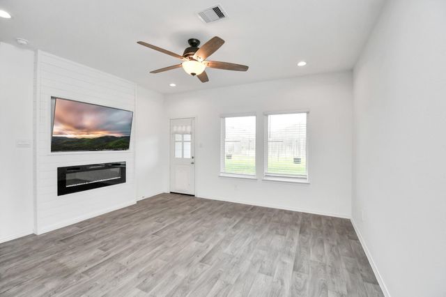 5443 Pinetree Crescent Lane, Spring, TX 77373