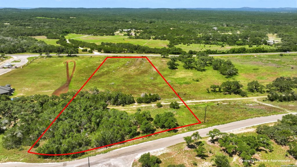 690 Windmill Ridge, Blanco, TX 78606