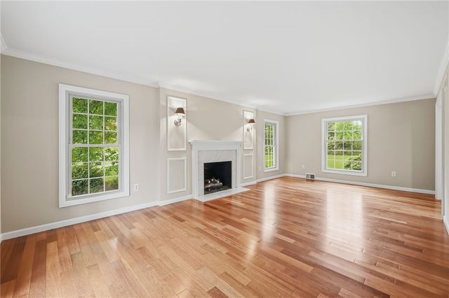 123 Windy Ghoul Dr, Brighton Twp, PA 15009