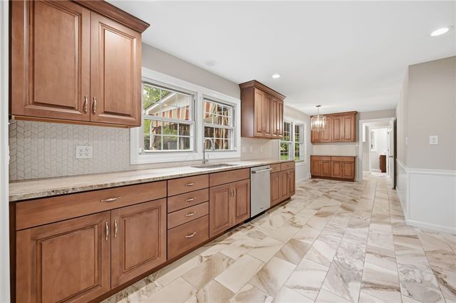 123 Windy Ghoul Dr, Brighton Twp, PA 15009