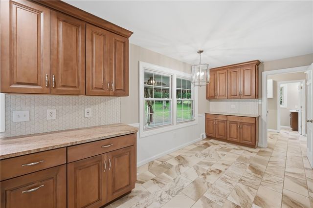 123 Windy Ghoul Dr, Brighton Twp, PA 15009