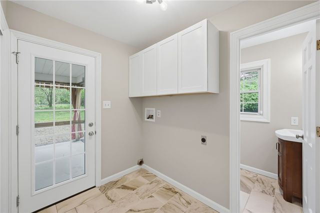 123 Windy Ghoul Dr, Brighton Twp, PA 15009