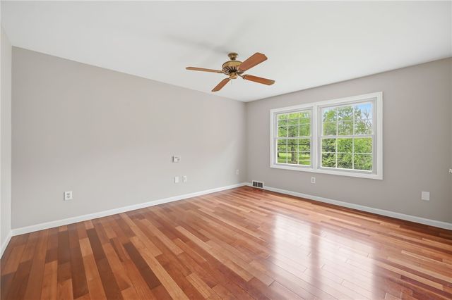 123 Windy Ghoul Dr, Brighton Twp, PA 15009