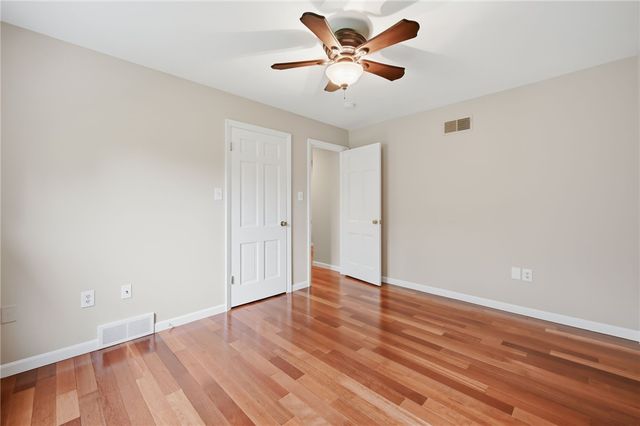 123 Windy Ghoul Dr, Brighton Twp, PA 15009