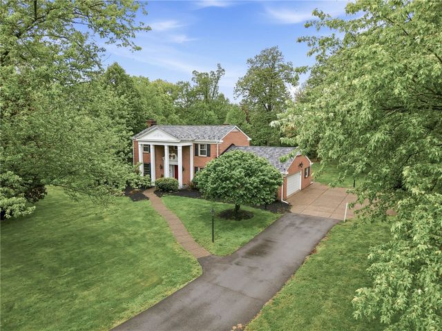123 Windy Ghoul Dr, Brighton Twp, PA 15009