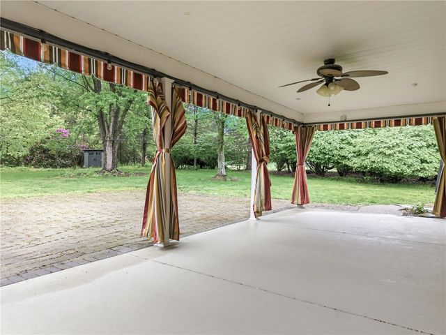 123 Windy Ghoul Dr, Brighton Twp, PA 15009
