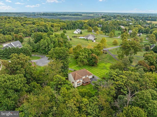 155 BUNCHBERRY RIDGE CT, Stephens City, VA 22655
