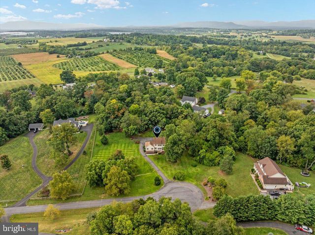 155 BUNCHBERRY RIDGE CT, Stephens City, VA 22655