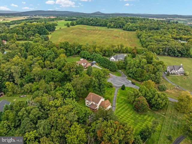 155 BUNCHBERRY RIDGE CT, Stephens City, VA 22655